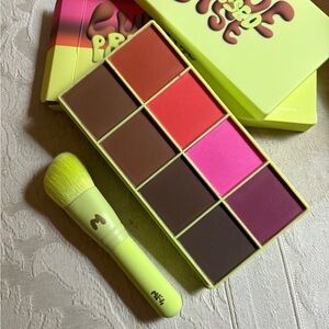 Made by Mitchell Curve Case Pressed Palette & Brush Medium Deep Eyes Blush BNIB